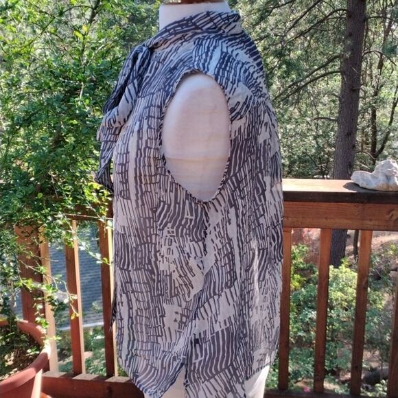 Ellen Tracy Silk Dress Blouse - Picture 4 of 11